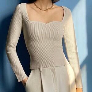 Aritzia Babaton Sculpt Knit Sweetheart Longsleeve Cream Top - Size 2XS